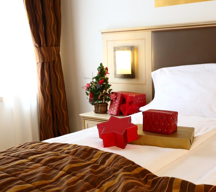 ריבה דל גארדה Hotel Portici - Romantik & Wellness מראה חיצוני תמונה